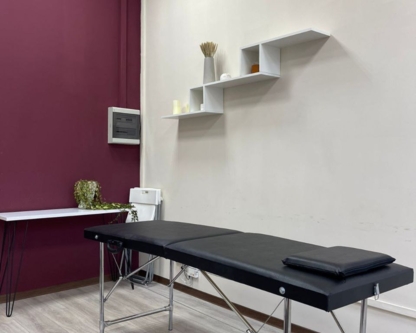 Кушетка массажная чёрная - стандарт 