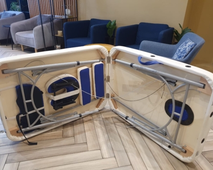 Массажный стол