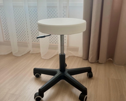Стул для массажистов, остеопатов и бьюти-специалистов