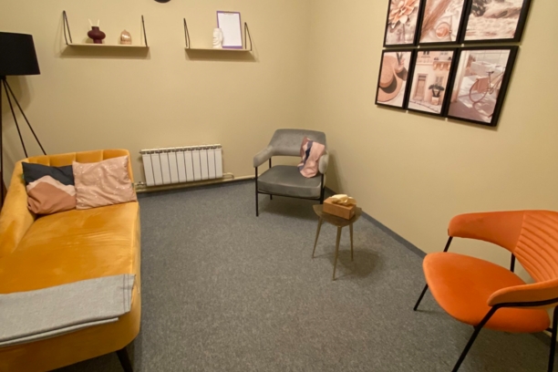 "Кабинет с кушеткой"