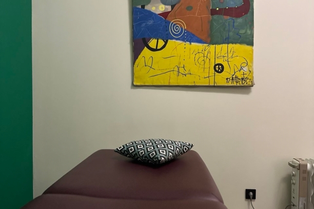 "Кабинет с массажным столом"